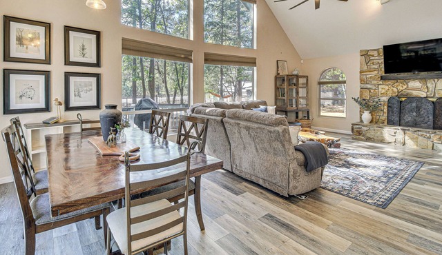 Deck + Game Room: Lakeside 'blue Jay Chalet' Cabin