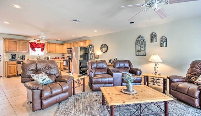 Deck & Lake Access: Cozy Townhome in Eucha