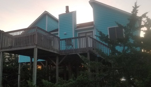 DECK OCEAN VIEWS; HOT TUB, GREAT RATES ! n