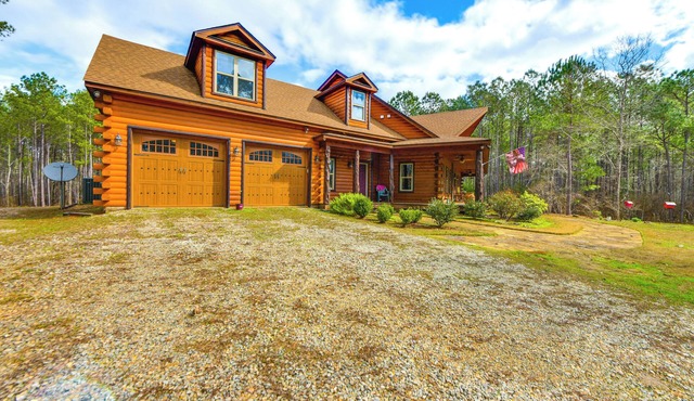 Deck, Smoker & Yard: Peaceful Gem in Pine Mountain