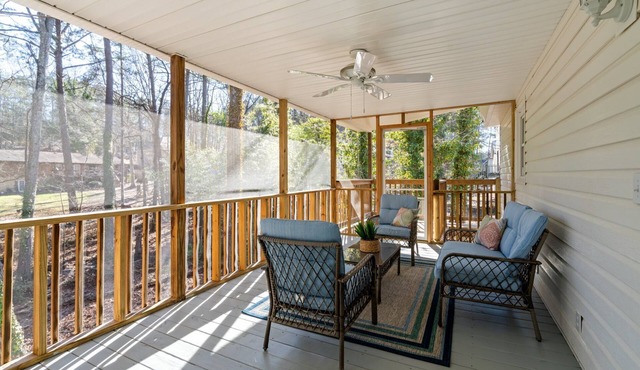 Decked Out Getaway Pine MTN Trail, Pet Friendly