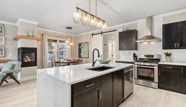 Decked Out | Sunset Views, Fire Pit & Fenced Yard