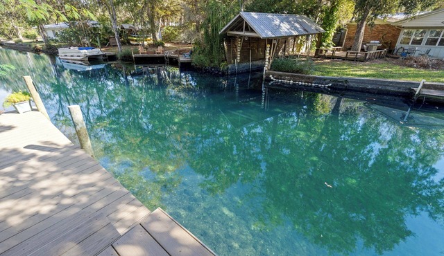 Decks, Docks & Kayaks: Waterfront Homosassa Gem