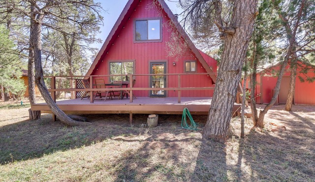 Decks + Fire Pit: Rustic-Modern Overgaard Cabin!