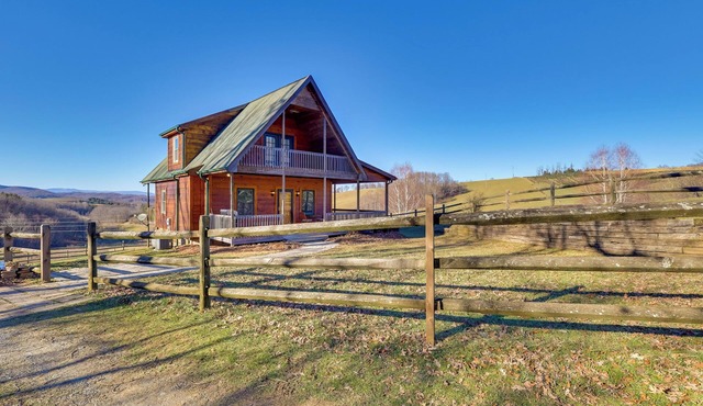 Decks & Panoramic Views: Rustic Sparta Cabin