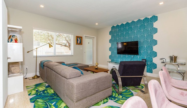 Deco Drift 2 bedroom Apartment