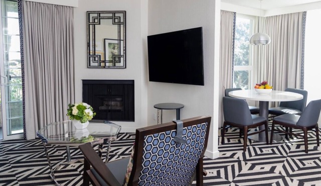 Decompress and Destress at an Elegant Suite with a Swimming Pool, Three Units!