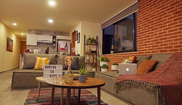 DECORATED AND EQUIPPED TO HAVE THE BEST REVIEW