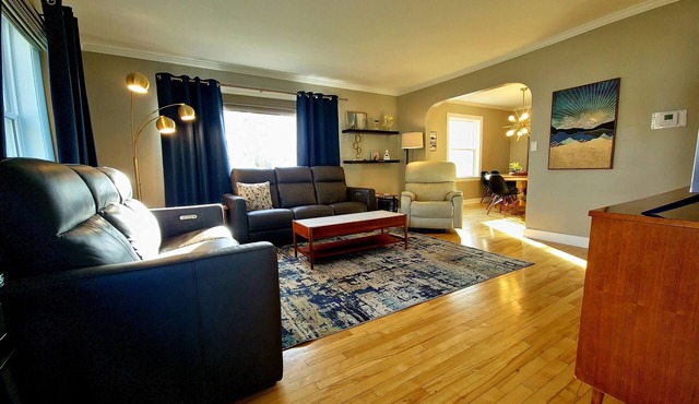 ☆Dee Dee's Den: A Dharma Dwellings Parent Company☆