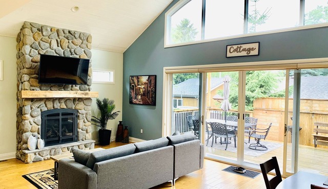 Dee & Lee Cottage in Grand Bend