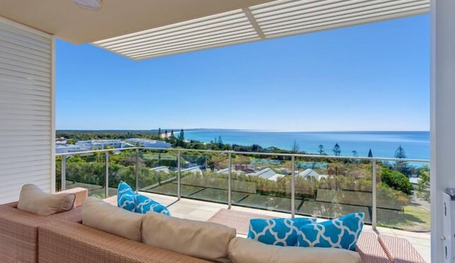 Dee's Retreat - Oceanview Apartments