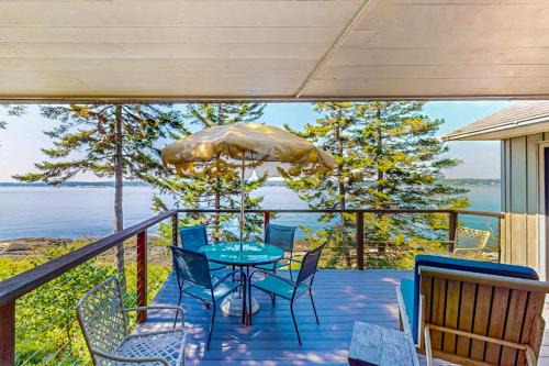 Deep Cove Cabin