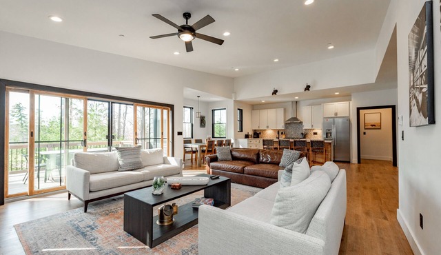 Deep Creek Gem w/Hot Tub, Fire Pit & Golf