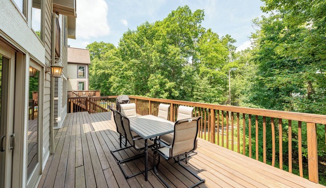 Deep Creek Gem w/Views, Fire Pit & Pool Table