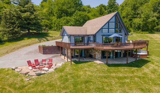Deep Creek Hideaway w/Pool Table & Fire Pit