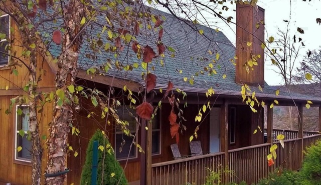 Deep Creek Lake – Lake View Cabin with Hot Tub, Fireplace, and Pool Table