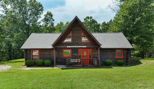 Deep Forest Lodge awaits you | 3 Bed, 2 Bath