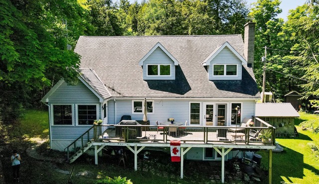 Deep Lake, Sun And Shade All Day, Numerous Decks And Docks, Drive To The Door