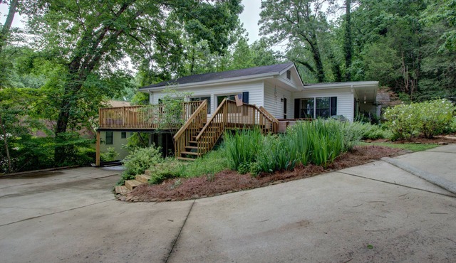 Deep water cove, views, New kitchen, Lake Front Escape w Dock, Very Private Cove