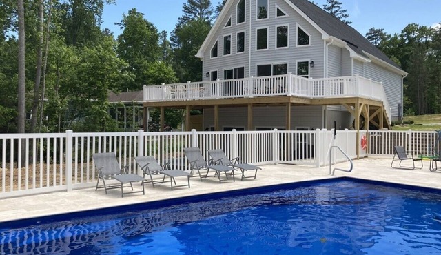 Deep Water, Heated Pool, Firepits, Deep Water, Kayaks, Pool Table, Sundeck