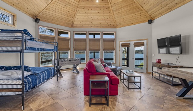 Deep Water with Amazing Views, Game Room, & SUP's