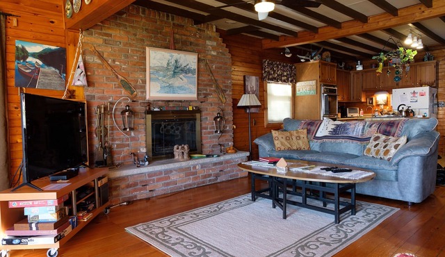 Deer Bay Hideaway on Lower Buckhorn Lake. Perfect for family vacations.