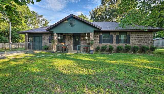 'Deer Camp Run' Escape w/ Hot Tub & Game Room