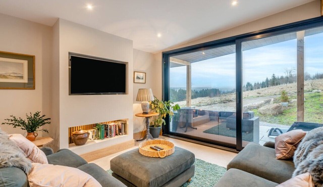 Deer Cottage - Two Bedroom House, Sleeps 4