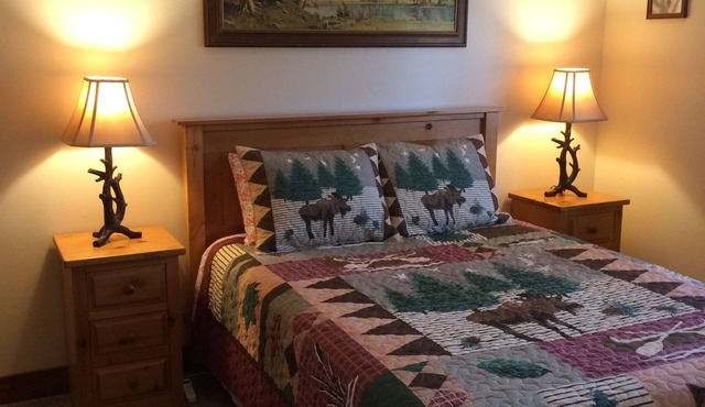 Deer Cozy Cabin by the Big Thompson River, Near R.M.N.Park.