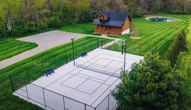 Deer Creek Luxury Cabin | Hot Tub | Sport Court