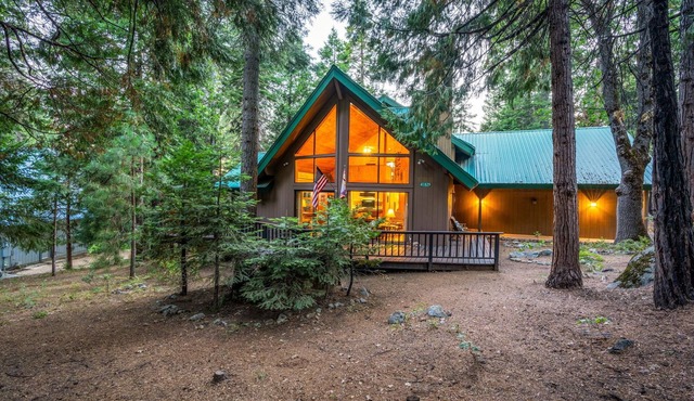 Deer Haven- Boat parking & large deck areas!