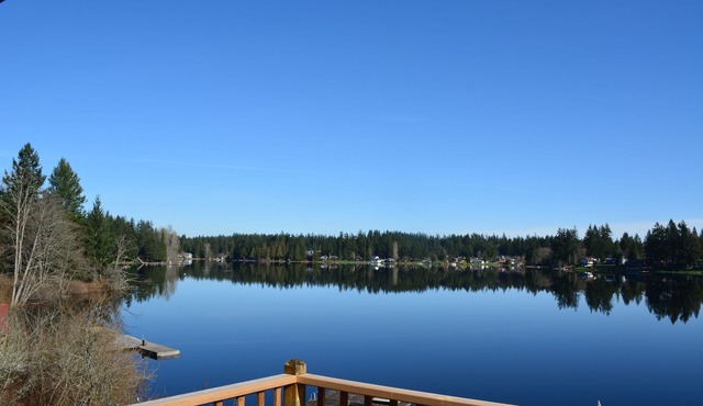 Deer Lake Getaway - private dock, fire pit and a hot tub!