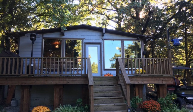 Deer Manor Cabin at Lake Texoma, Pet-Friendly!