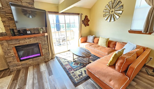 Deer Mountain Branson Suite Overlooking Pointe Royale Golf Course in Branson!