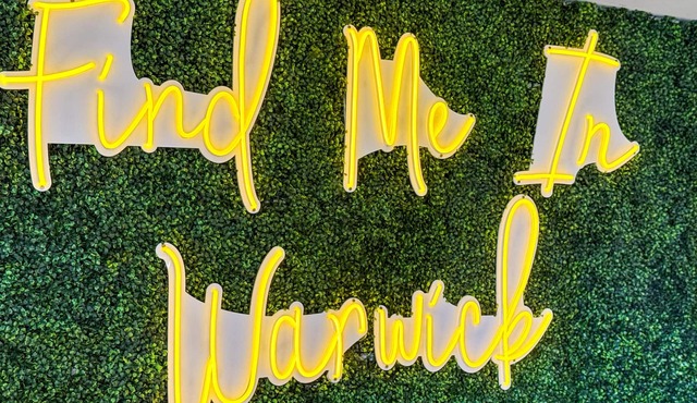 ❄️ Deer Pond Lodge - Spacious 4BR Home w/Hot Tub 6 Miles to Mountain Creek