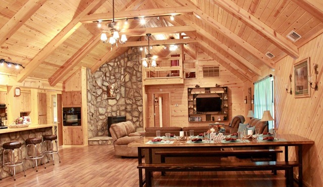 Deer Ridge Retreat Luxurious Family Sanctuary with Hot Tub and BBQ by RedAwning