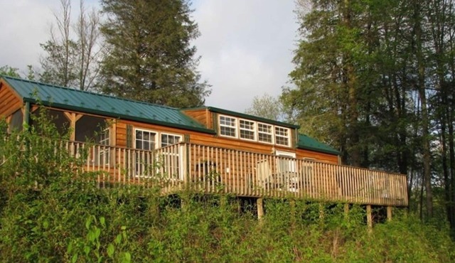 Deer run cabin in Damascus, Virginia