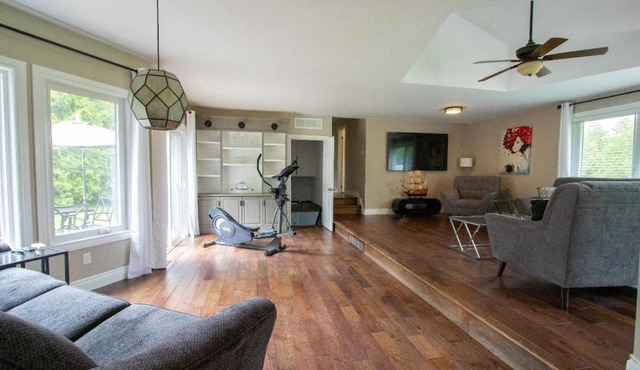 Deer Run Cottage- Golf Course cottage