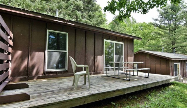 Deer Trail Resort Lakeside 4 on Lake Delta