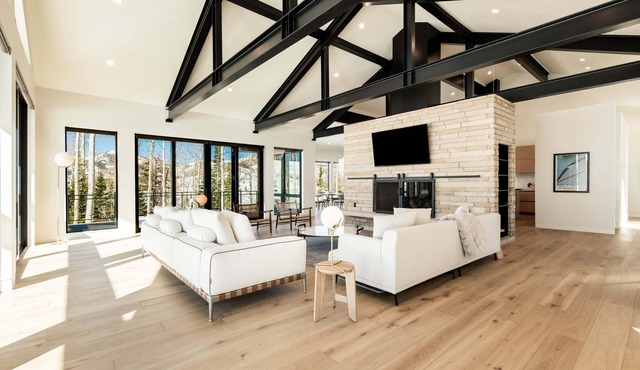 Deer Valley Skyline Crest | Hot Tub + 6 King Ensuites