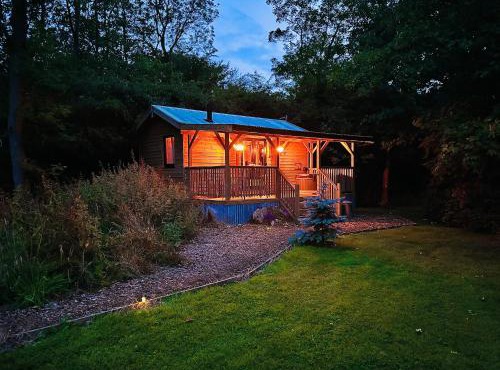 Deer View Cabin - Woodland, beaches and Hot tub