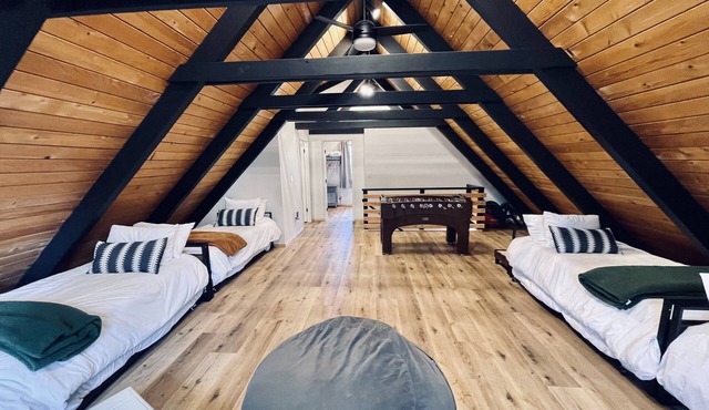 Deer View Chalet - Located in Blue Lake Springs