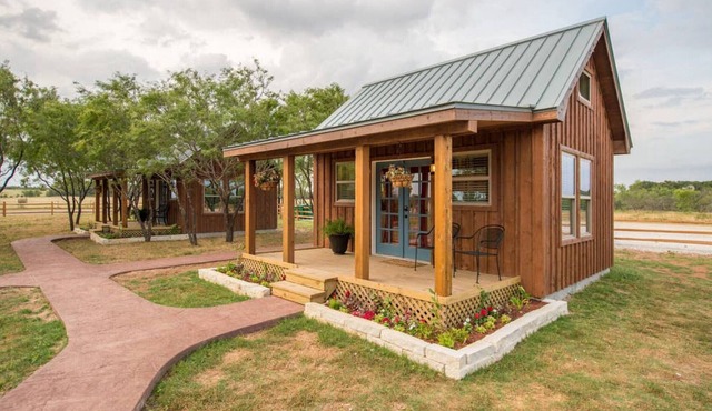 Deerfield Countryside Tiny Cabin #2 - 10min to Silos at Magnolia