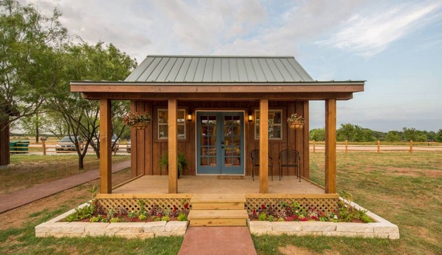 Deerfield Countryside Tiny Cabin #3 - 10min to Silos at Magnolia