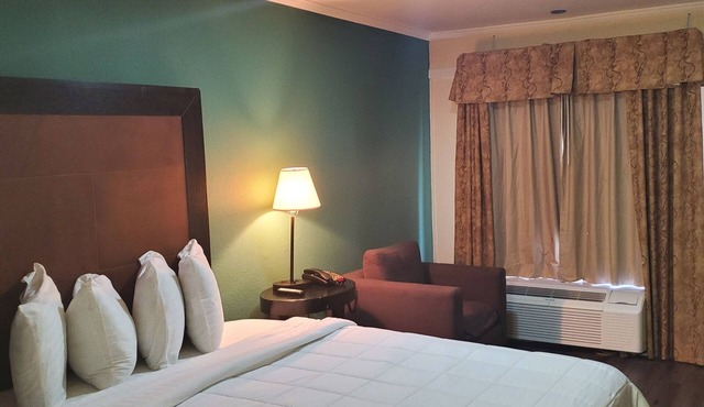 Deerfield Inn & Suites