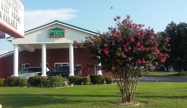 Deerfield Inn & Suites