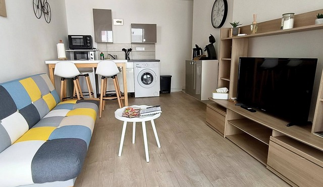 Defrance girls between Thermes & volcans