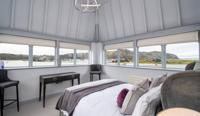 Deganwy Tower Apartment