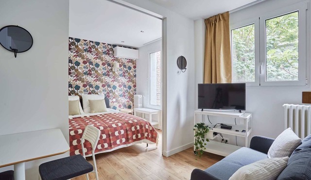 Degas Studio - One Bedroom Apartment, Sleeps 2