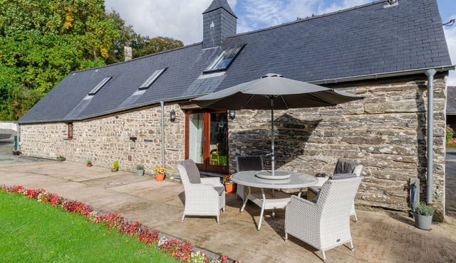 Degwm - Two Bedroom House, Sleeps 4